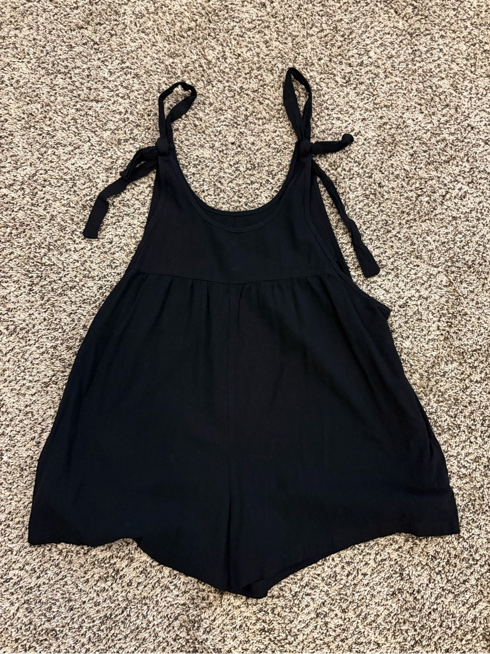 SHEIN Black Tie-Shoulder Camisole Romper